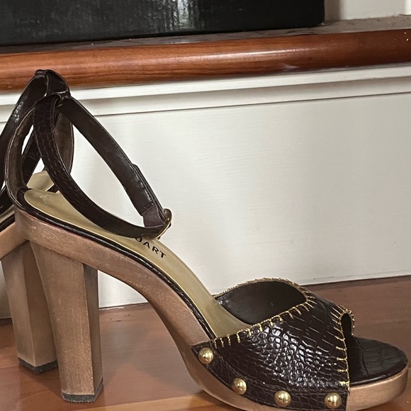 Shoes size 6.5 - Picture 6 of 10